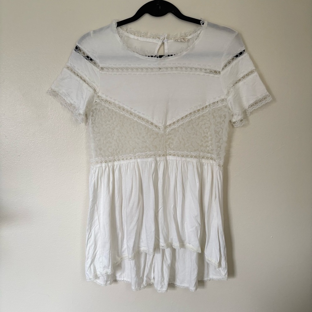 POL White Lace Sheer Blouse Size Small Ruffle Back Slit High Low Boho